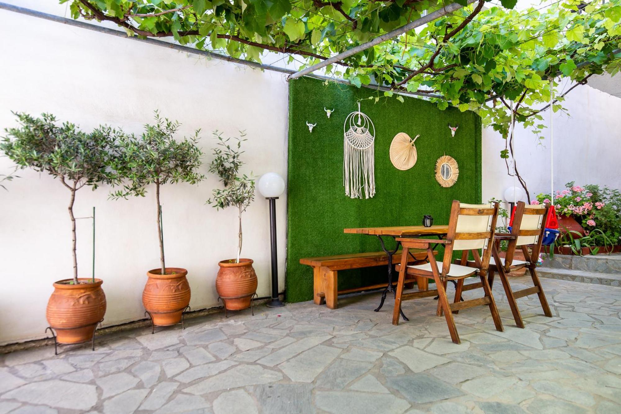 Famelia Studios Lampiris Potos Exterior photo